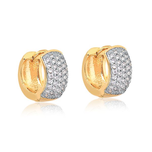 

Brinco argola cravejada de zircônias com detalhe em ródio folheada em ouro 18k