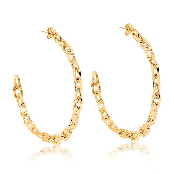 

Brinco de argola com design de corrente folheado em ouro 18k