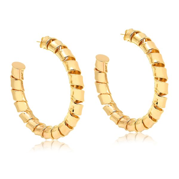 

Maxi argola larga com design torcido folheado em ouro 18k
