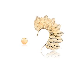Brinco-ear-cuff-com-design-de-folhas-folheado-em-ouro-18k-01