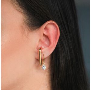 Piercing-ear-hook-grande-com-design-retangular-folheado-em-ouro-18k-02