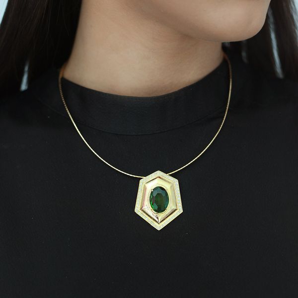 Colar-com-Pingente-Hexagono-com-Pedra-Natural-Verde-folheado-em-ouro-18k-02-francisca-joias