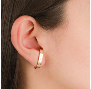 Brinco-Ear-Hook-com-Detalhes-folheado-em-ouro-18k-03-francisca-joias